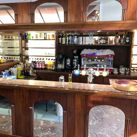 רויה Le Cesar Hotel מראה חיצוני תמונה