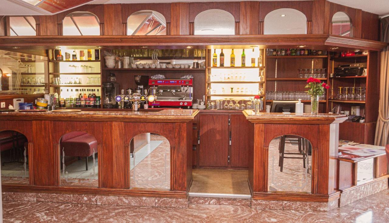 רויה Le Cesar Hotel מראה חיצוני תמונה